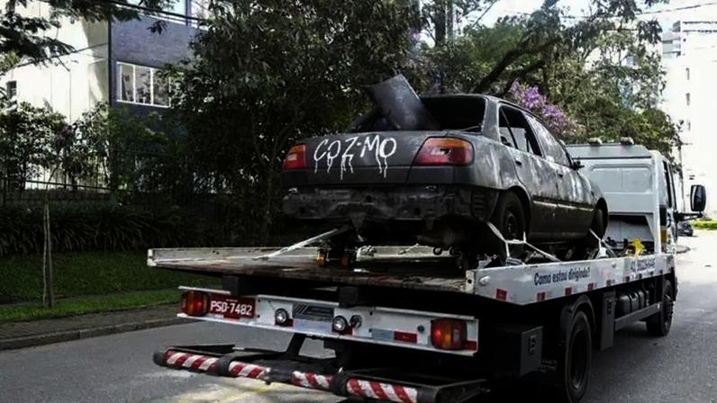 Veículos abandonados por meses nas ruas de Curitiba são alvo de inspeções da prefeitura. (Foto: Pedro Ribas/Prefeitura de Curitiba)