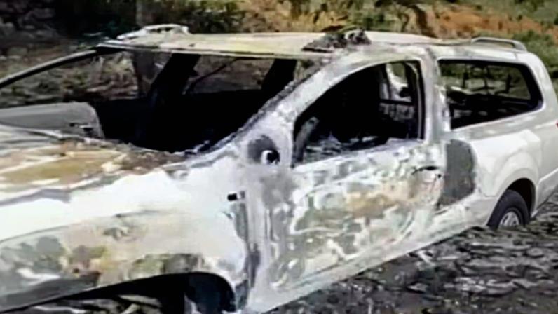 Mulher é morta a facadas em carro junto com amigo; ex é o suspeito