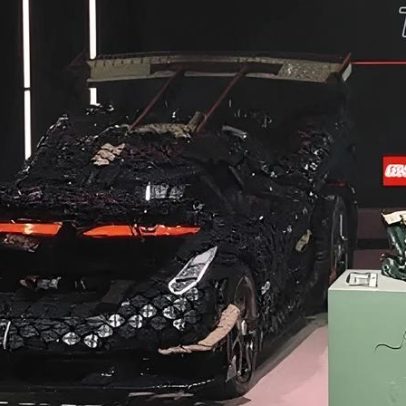 Lego recria hipercarro Koenigsegg em tamanho real com 327 mil peças