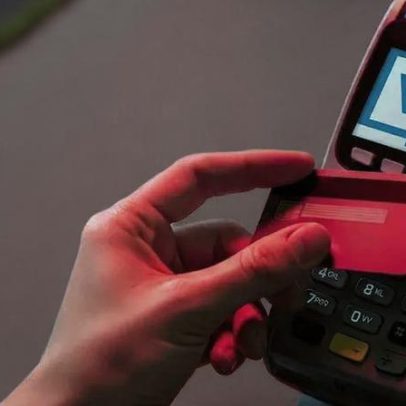Pagamentos com cartões: regras ambíguas desafiam decisões de juiz e VAR