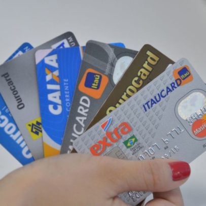 Ter dois cartões com limites altos ajuda ou atrapalha a organização financeira?
