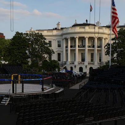 Trump transforma a Casa Branca em cenário de UFC, segundo relatos