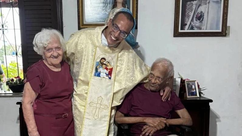 Casal desafia as estatísticas e celebra 70 anos de casamento