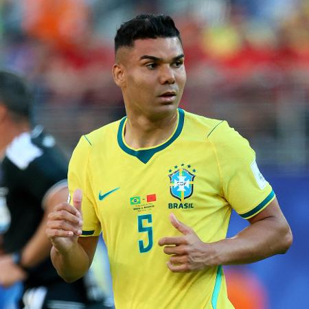 Casemiro em ação durante Brasil x Marrocos, duelo da Copa do Mundo
