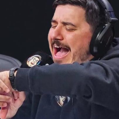 CazéTV transmite estreia do Brasil sem narrador no estádio