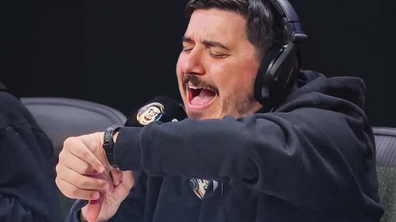 CazéTV transmite estreia do Brasil sem narrador no estádio