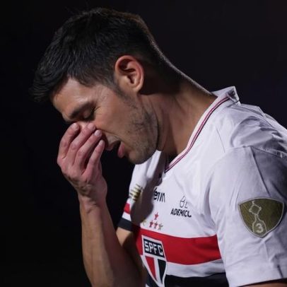 São Paulo libera Cédric Soares e mais quatro atletas da reapresentação