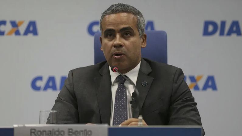 O ministro da Cidadania, Ronaldo Vieira Bento, fala sobre Auxílio Brasil e Outubro Rosa, durante coletiva de imprensa, na sede do banco, em Brasília - José Cruz/Agência Brasil
