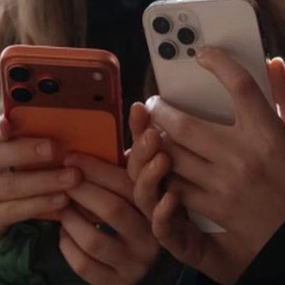 Celulares apontados como fator na queda de práticas sexuais e da gravidez