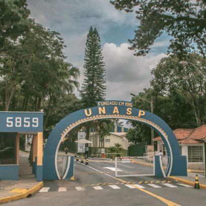 Suspeito é baleado e morre em estacionamento de centro universitário