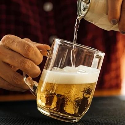 CLT: é permitido beber álcool na pausa de jogos do Brasil?