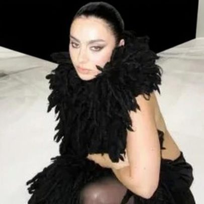 Charli XCX fala sobre saúde mental: enfrenta o pior momento