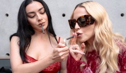 Madonna e Charli XCX desmentem rumores de briga e seguem em silêncio