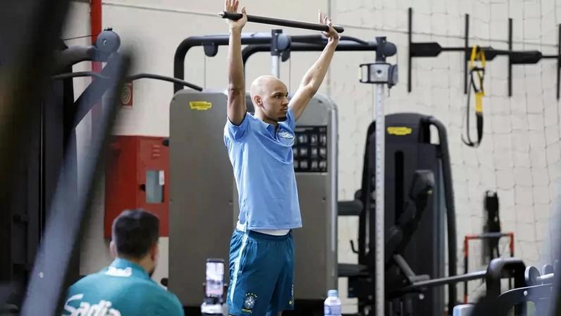 Fabinho é volante da Seleção