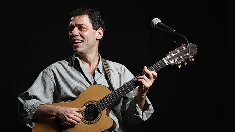Chico Buarque completa 82 anos; destaques da carreira