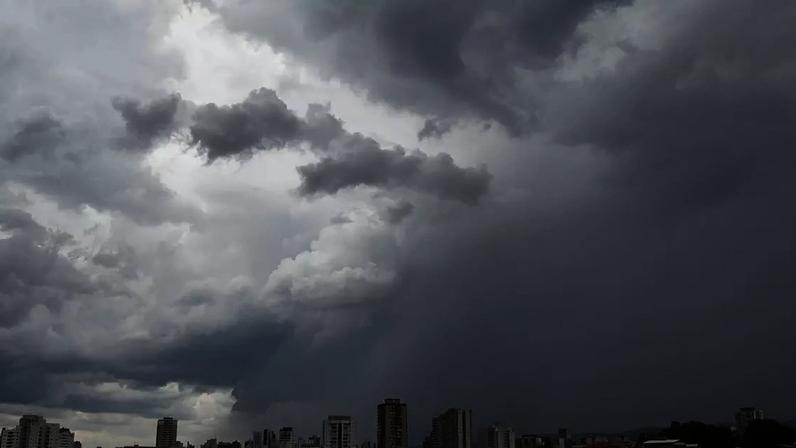 Nuvens carregadas em São Paulo