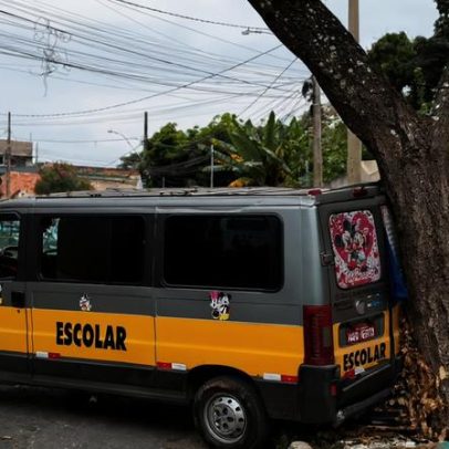 Acidente com van escolar deixa 13 crianças feridas em Belo Horizonte