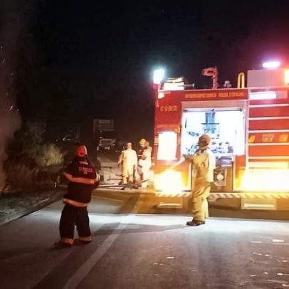 Motociclista morre em acidente e fica carbonizado no interior de MG