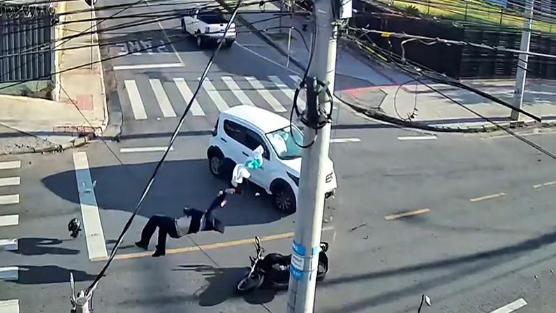 Motorista de carro alegou que piloto estava em alta velocidade