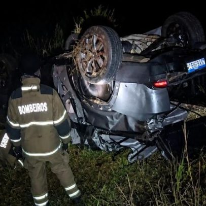 Carro capota na MG-494 e mata duas pessoas na Zona da Mata