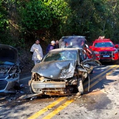 Acidente entre dois carros no Sul de Minas deixa três feridos
