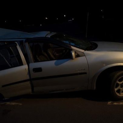 Acidente no Norte de MG deixa carro partido ao meio; 1 morto e 5 feridos