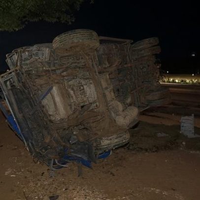 Motorista de caminhão morre após batida com carro na MG-262, Zona da Mata
