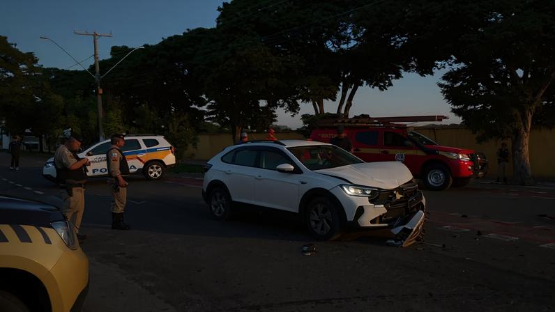 Ninguém do automóvel ficou ferido