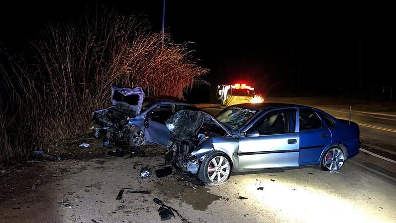 Três pessoas morreram em grave acidente na BR-116, na noite desse domingo (7)