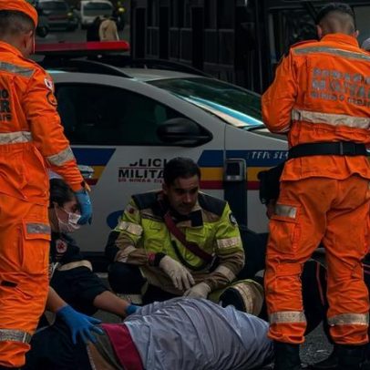 Homem desce por cordas de lençóis e cai sobre ponto de ônibus no Centro de BH