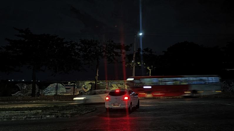 Nuvens tomam conta do céu de BH, que está em alerta de chuva forte nas próximas horas