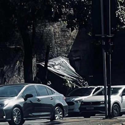 PBH retira cabanas de moradores de rua que obstruíam casas; entenda o motivo