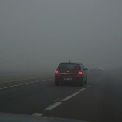 Acidente com 20 veículos fecha a BR-262 na Grande BH