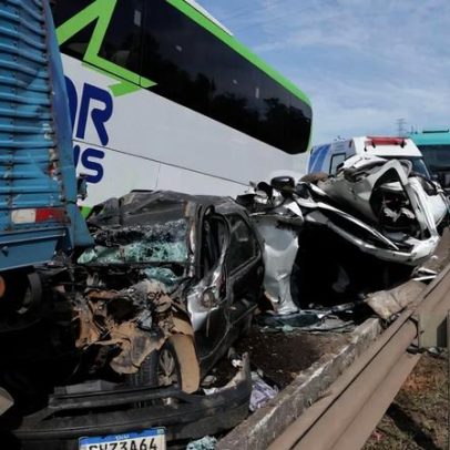 Acidente envolvendo vários veículos na BR-262 deixa uma vítima fatal e sete feridos