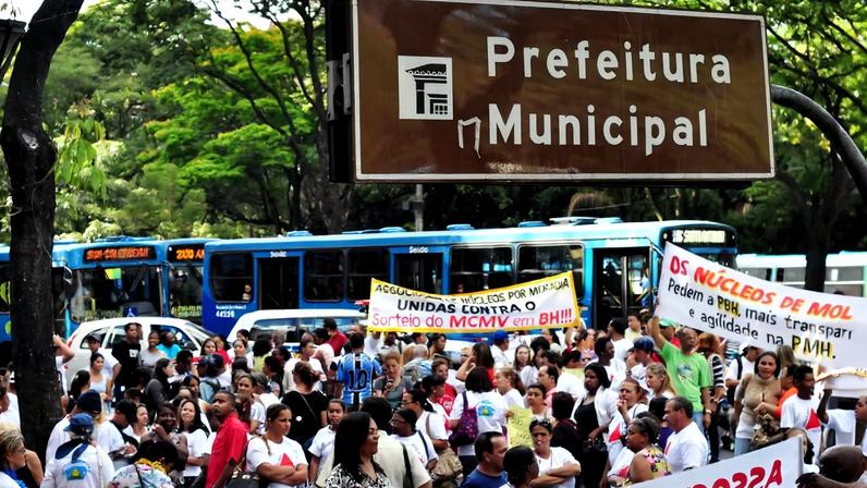 Imagem de arquivo mostra protesto em frente à PBH