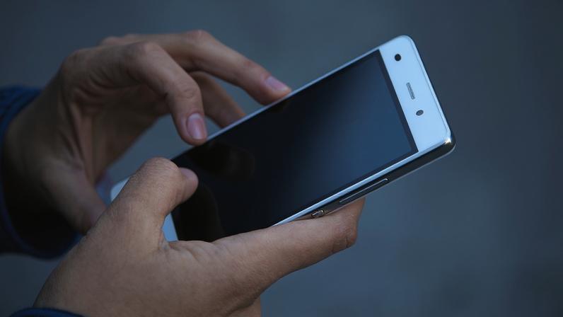 Governo estuda devolução de celular roubado nos Correios