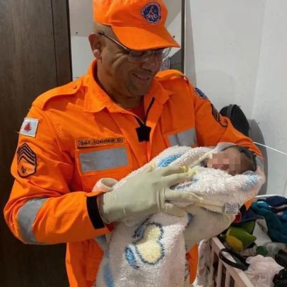 Bombeiros auxiliam parto com mãe e bebê ligados pelo cordão umbilical