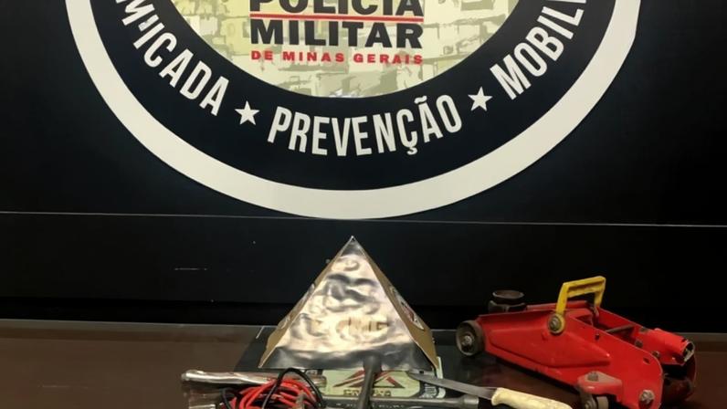 Um dos homens conseguiu fugir e não foi localizado