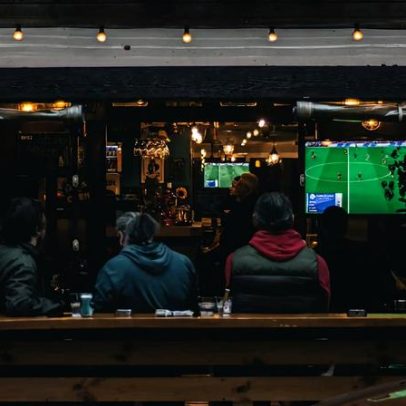 Violência contra a mulher aumenta 20% em dias de jogos, alerta MPMG