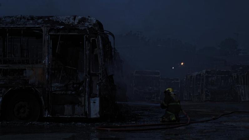 Incêndio em garagem de ônibus no bairro Dom Cabral
