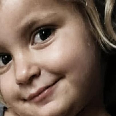 Caminhão de coleta de lixo atropela menina de 2 anos em MG