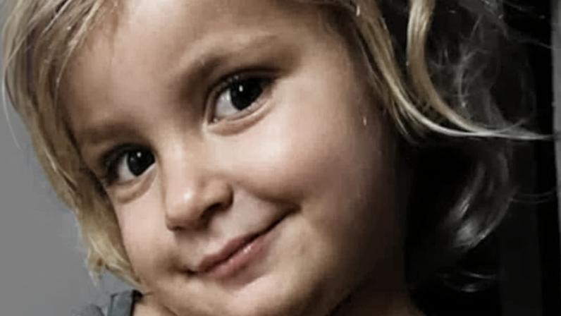 Menina de 2 anos não resistiu aos ferimentos após ser atropelada por caminhão em Bom Despacho