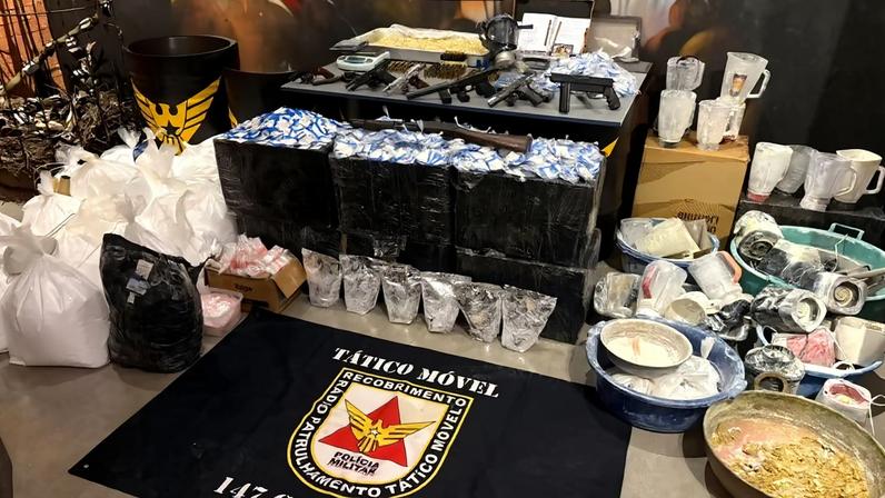 Casal tentou subornar policiais com R$ 20 mil, um carro e uma arma