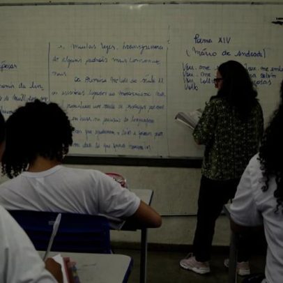 Prefeitura de BH abre concurso com 112 vagas para professores e salários
