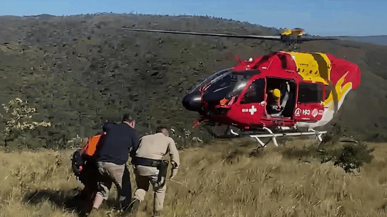 O homem recebeu os primeiros atendimentos pelo Corpo de Bombeiros e foi encaminhado para o Hospital Risoleta Neves