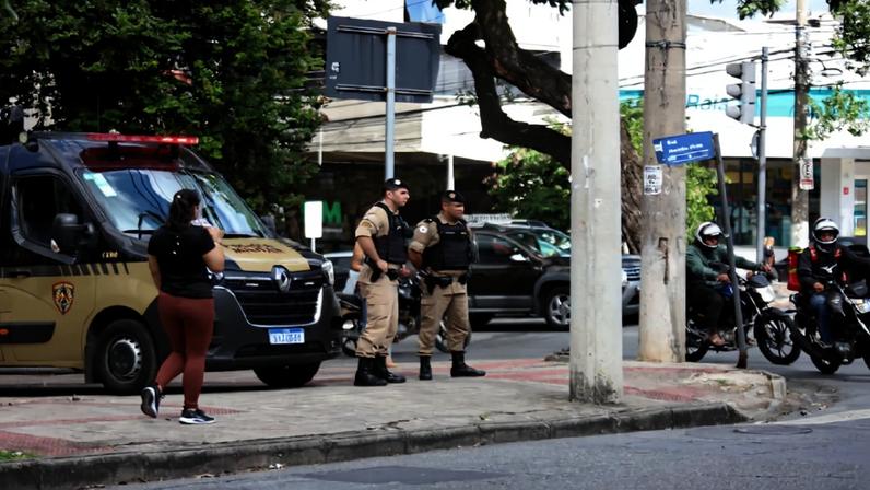 Patrulhamento no bairro recebeu novas viaturas, motopatrulhamento e uma base móvel