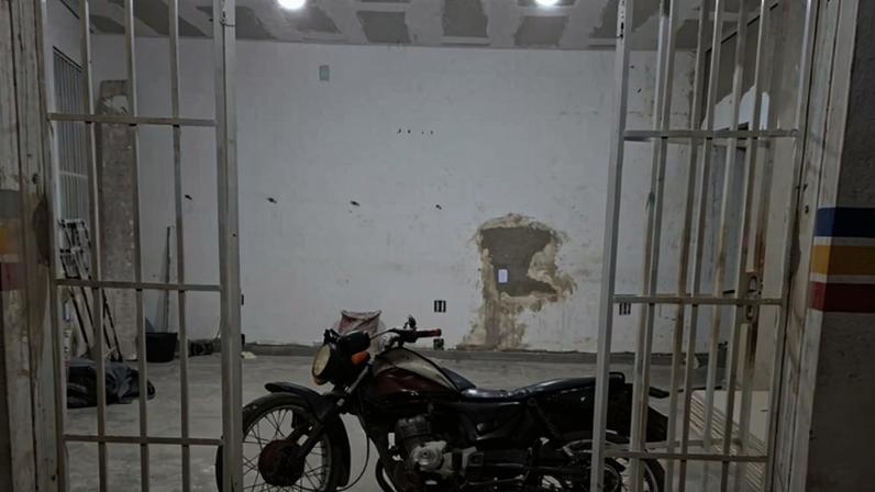 Homem foi preso ao invadir quartel da PM com moto adulterada em São José da Safira