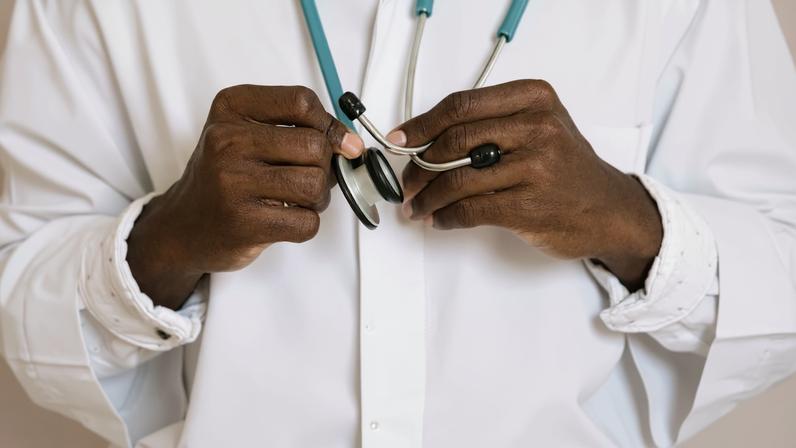 Uberlândia tem apenas um médico habilitado para procedimento cardíaco enquanto fila supera 15 mil pacientes