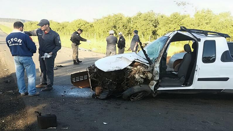 Acidente na MG-170 deixou 5 mortos e 11 feridos em julho de 2014