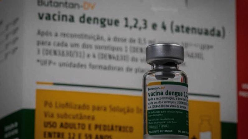 Ministério da Saúde suspendeu a vacinação contra a dengue com vacina do Butantan